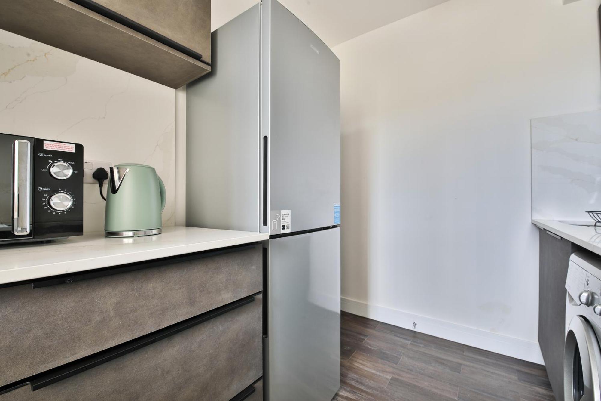 Amber Vista 2 Bedroom Apartments- Supermarket, Coffee Shop, Restaurants & Parking Below Cardiff Luaran gambar
