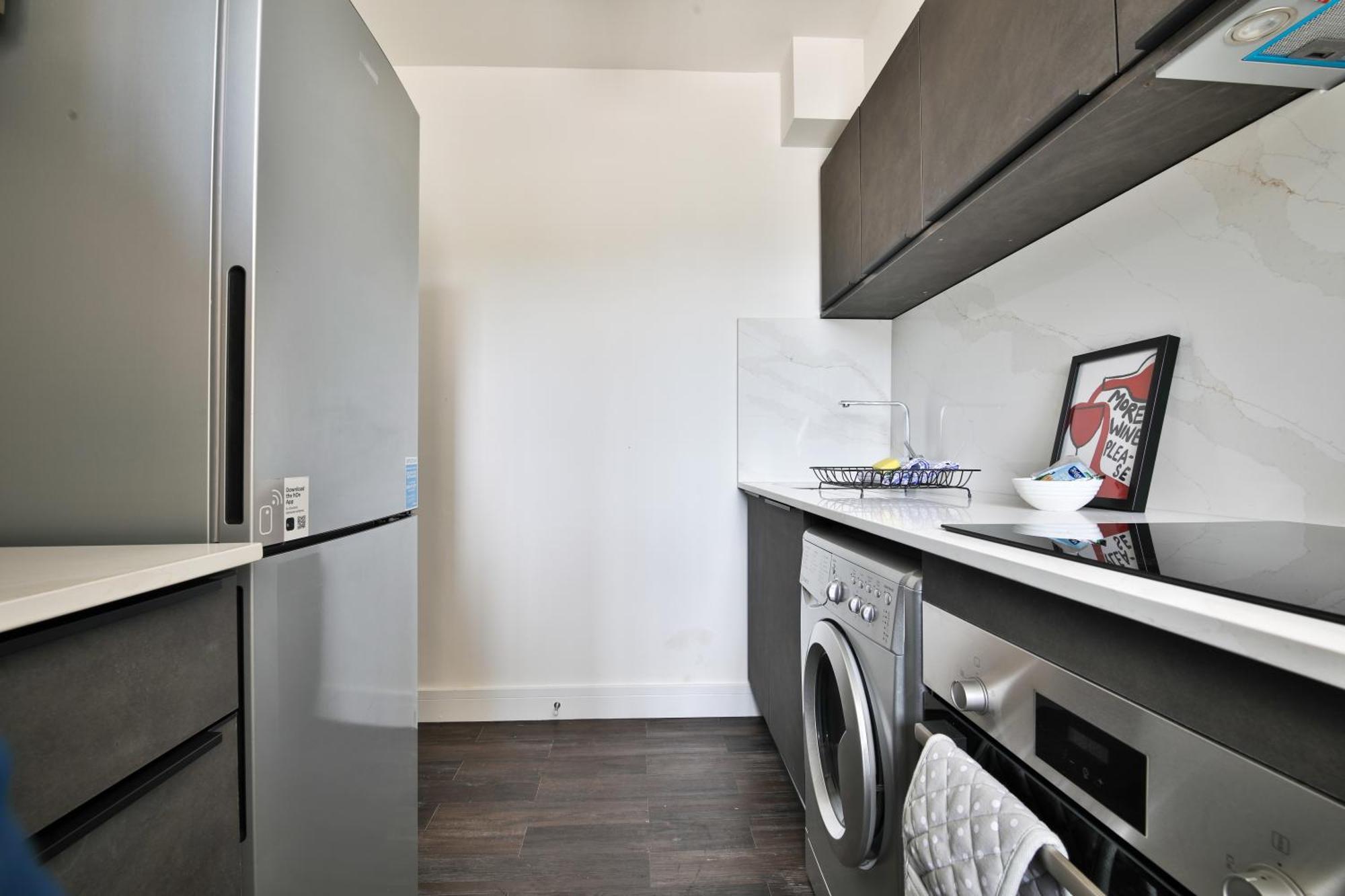 Amber Vista 2 Bedroom Apartments- Supermarket, Coffee Shop, Restaurants & Parking Below Cardiff Luaran gambar