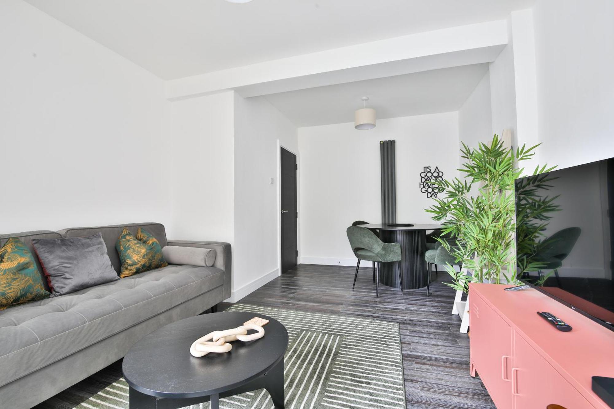 Amber Vista 2 Bedroom Apartments- Supermarket, Coffee Shop, Restaurants & Parking Below Cardiff Luaran gambar