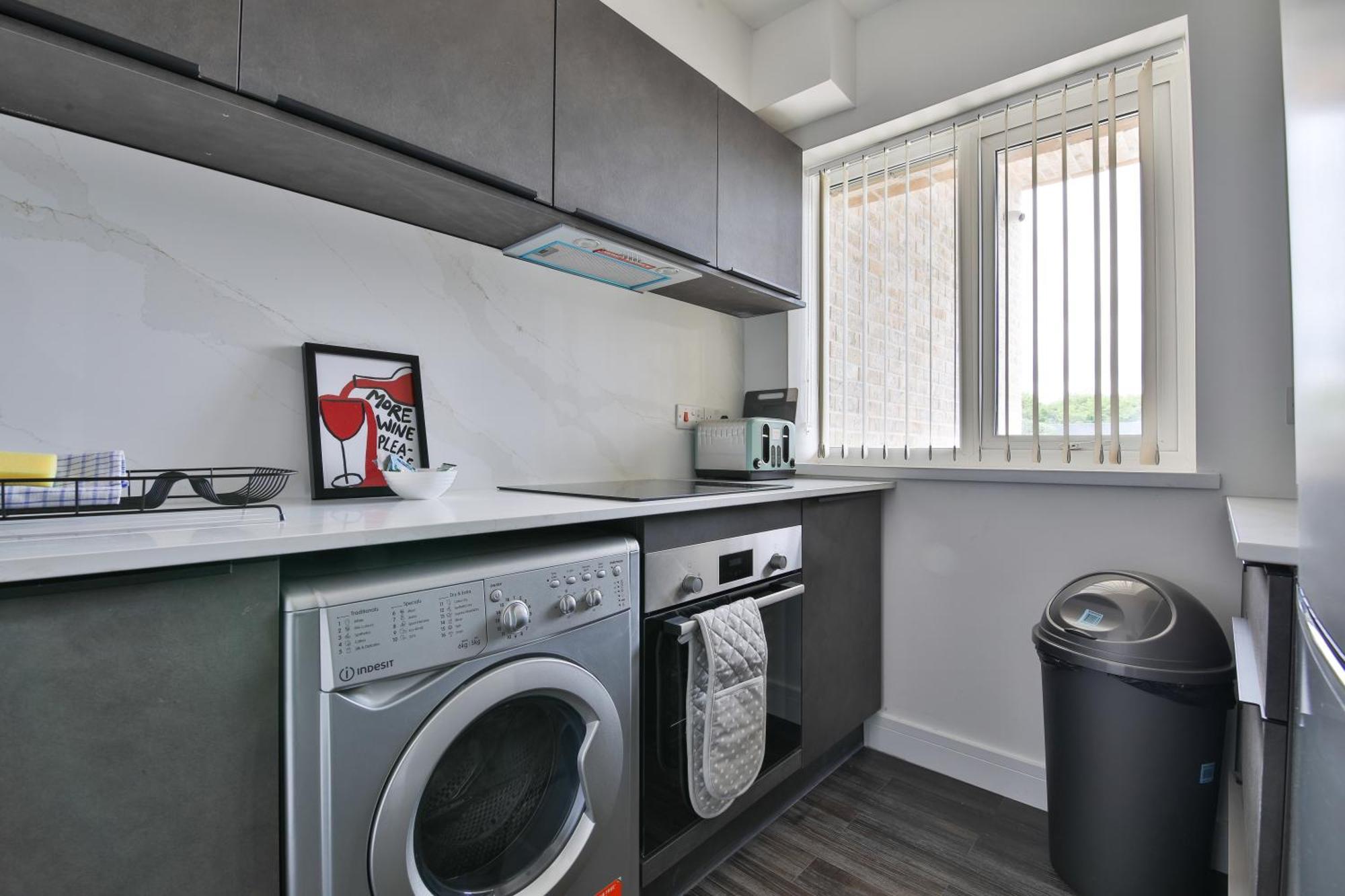 Amber Vista 2 Bedroom Apartments- Supermarket, Coffee Shop, Restaurants & Parking Below Cardiff Luaran gambar
