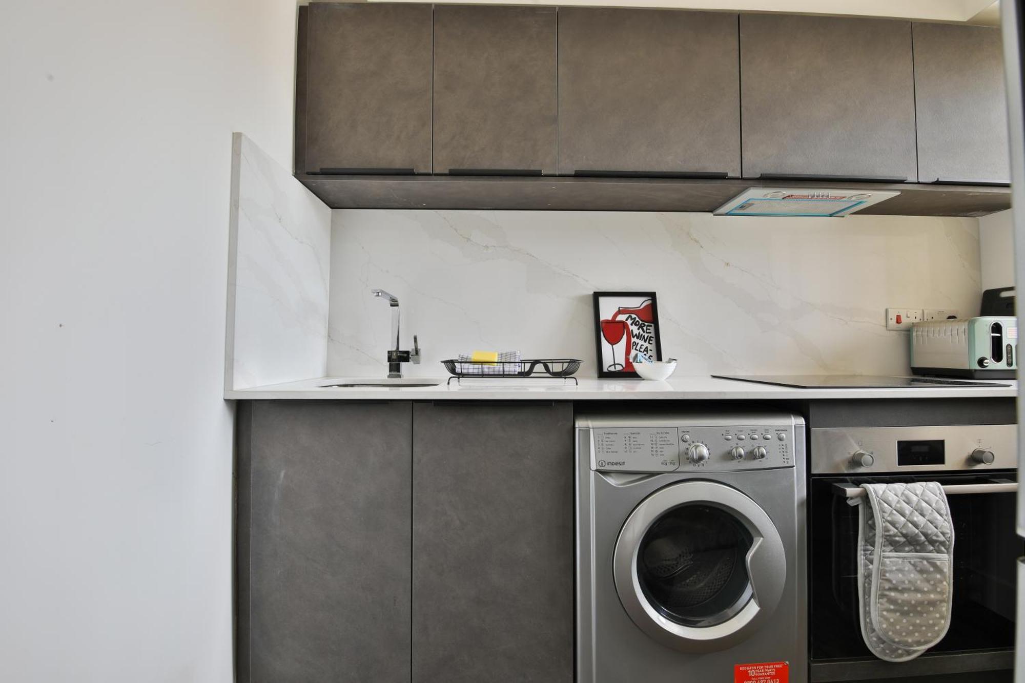 Amber Vista 2 Bedroom Apartments- Supermarket, Coffee Shop, Restaurants & Parking Below Cardiff Luaran gambar